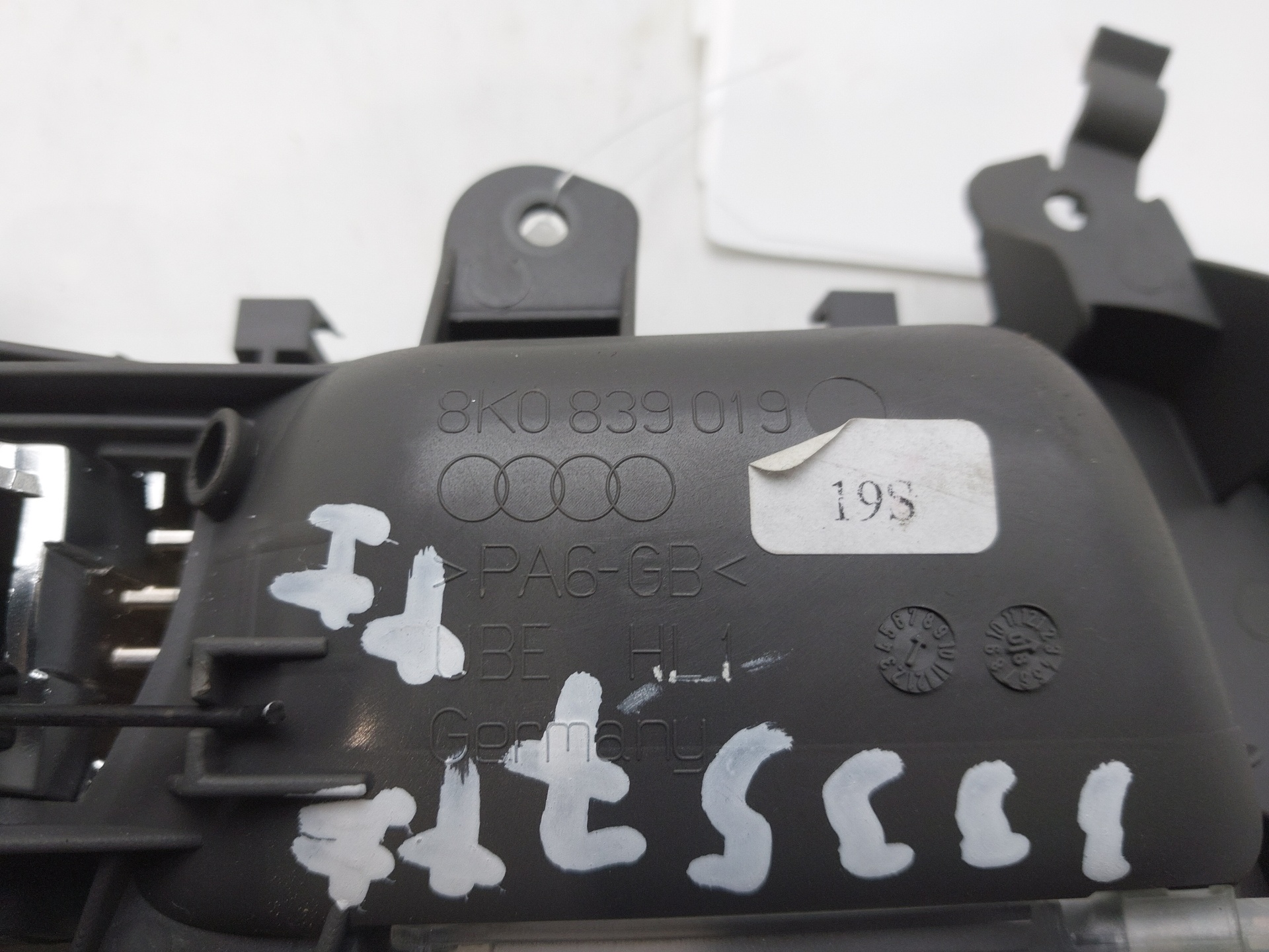 AUDI A4 B8/8K (2011-2016) Kreisais aizmugurējais iekšējais atvēršanas rokturis 8K0839019 24145538