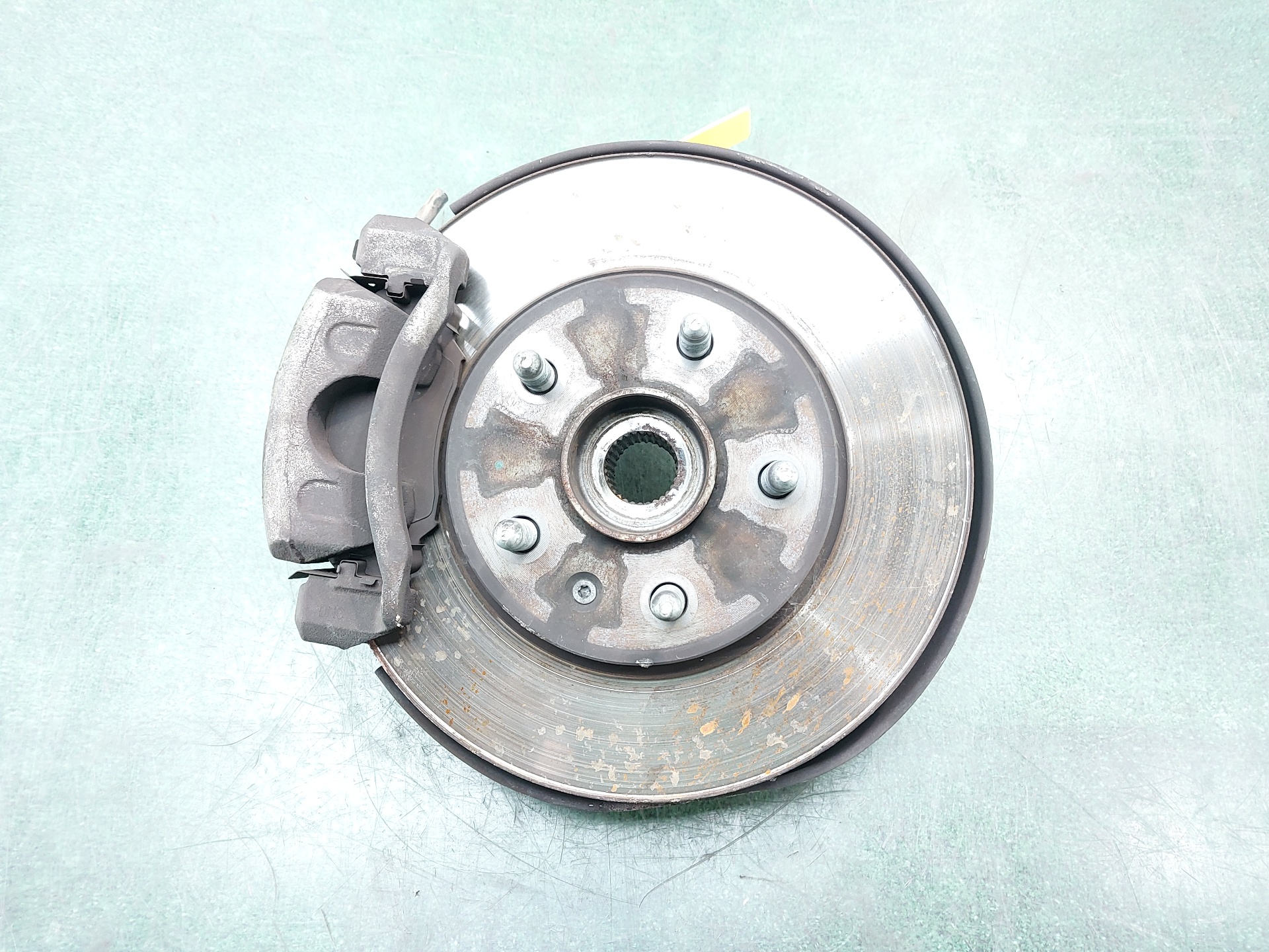 OPEL Insignia A (2008-2016) Front Left Wheel Hub 13219080 20153188