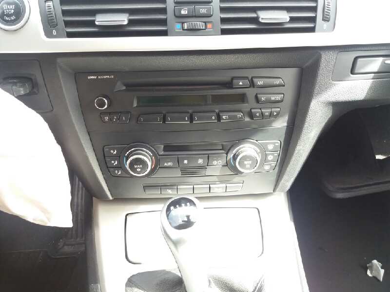 BMW 3 Series E90/E91/E92/E93 (2004-2013) Priekinių kairių durų stiklo pakelėjas 51337140587 20175093