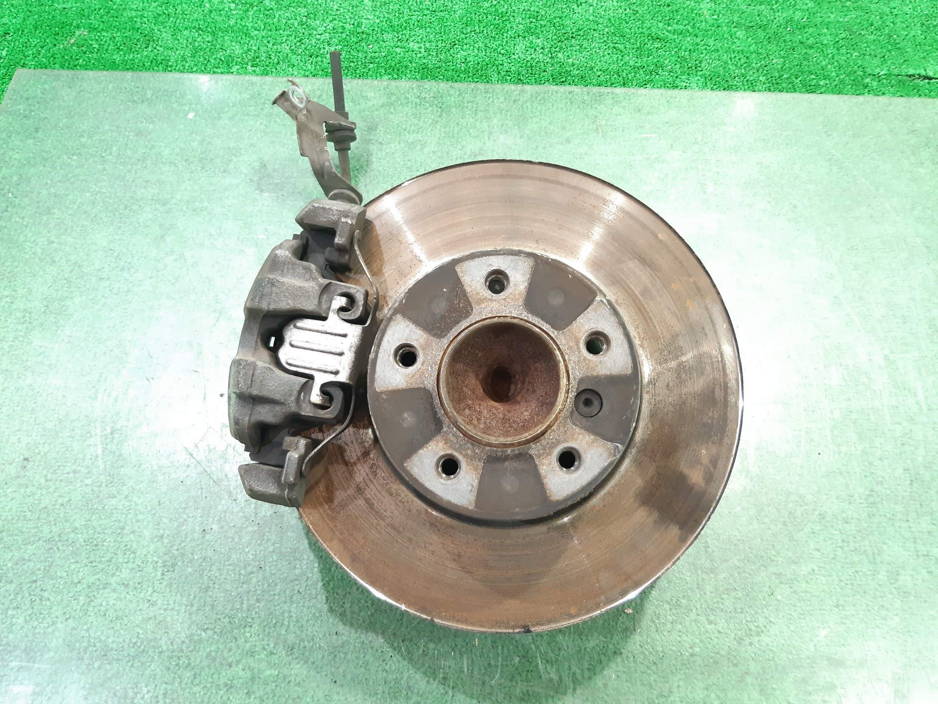 BMW 3 Series E90/E91/E92/E93 (2004-2013) Front Right Wheel Hub 31216793924 22305126