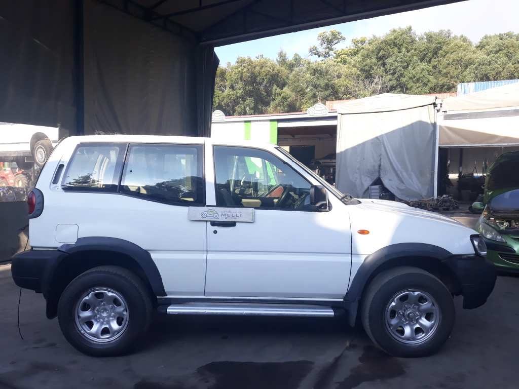 NISSAN Terrano 2 generation (1993-2006) Vasemman etuoven sisäkahvan kehys 8067190J00 20195017