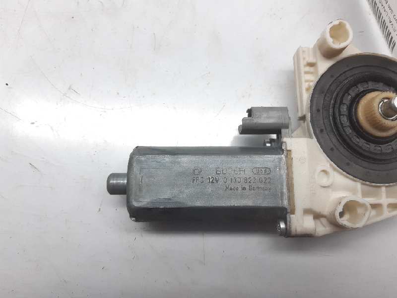 VOLVO S40 1 generation (1996-2004) Moteur de lève-vitre de porte avant gauche 990250100 24007004