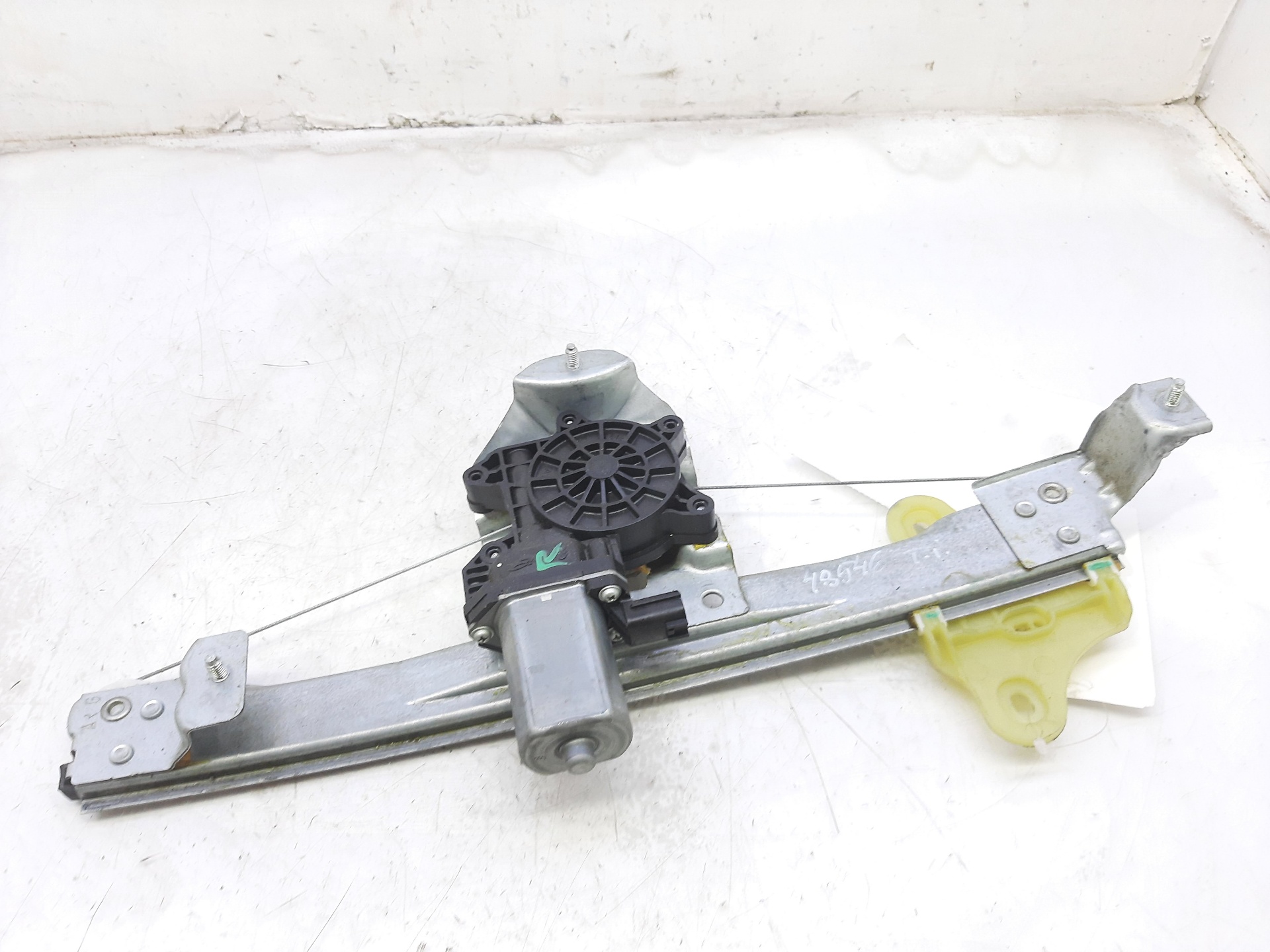 RENAULT Clio 4 generation (2012-2020) Rear left door window lifter 12800147201D 18797587