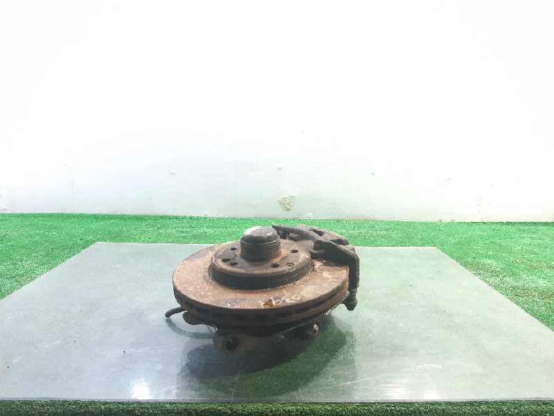 MERCEDES-BENZ C-Class W203/S203/CL203 (2000-2008) Front Left Wheel Hub 2043320101 18564084