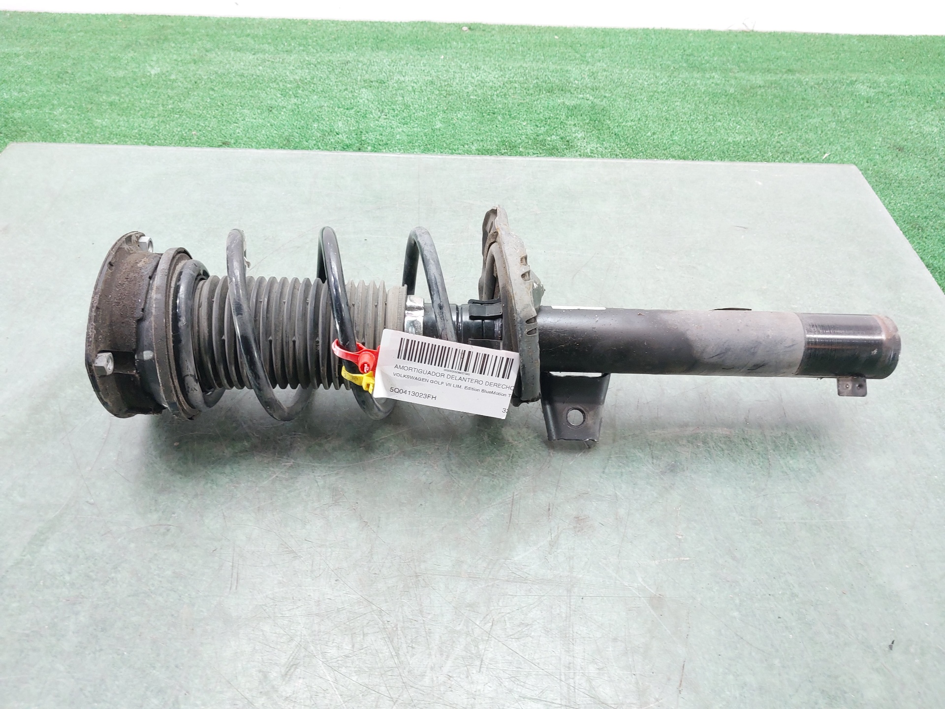 VOLKSWAGEN Golf 7 generation (2012-2024) Front Right Shock Absorber 5Q0413023FH 22657323