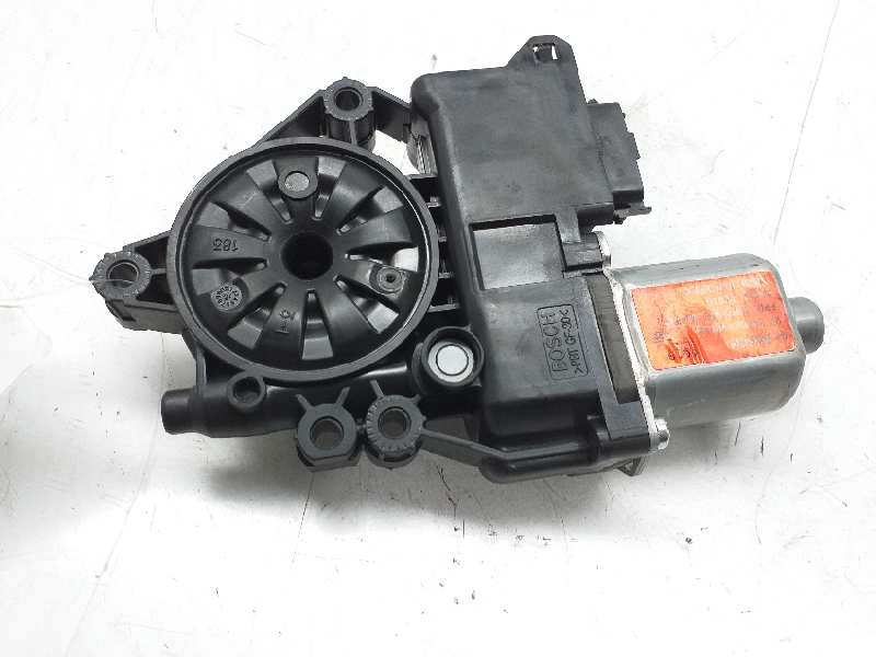 HYUNDAI i40 VF (1 generation) (2011-2020) Rear Right Door Window Control Motor 834603Z010 18390037