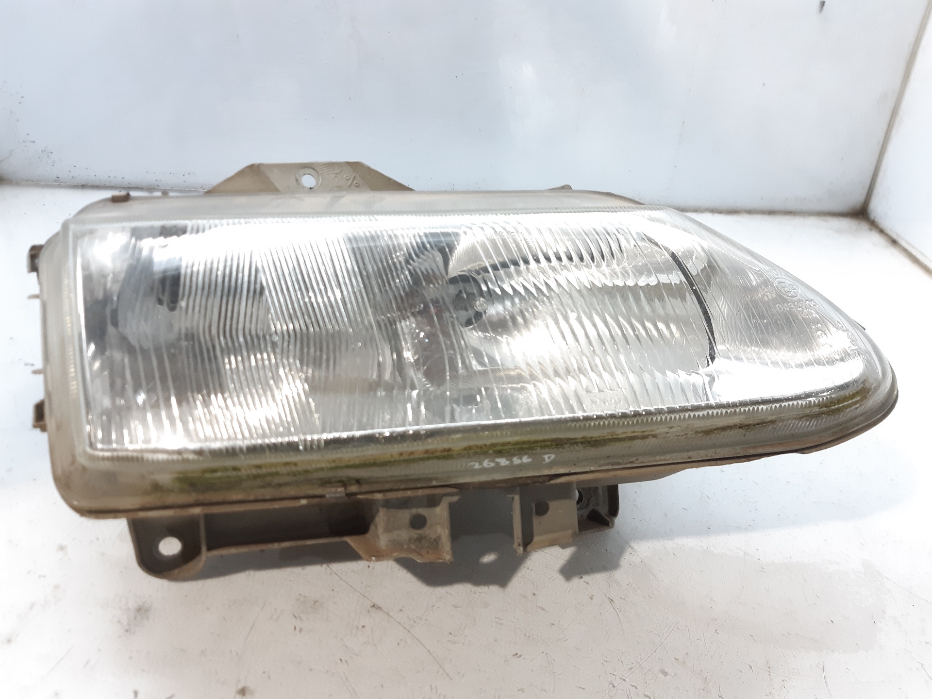 RENAULT Espace 3 generation (1996-2002) Front Right Headlight 7701038272 24118780
