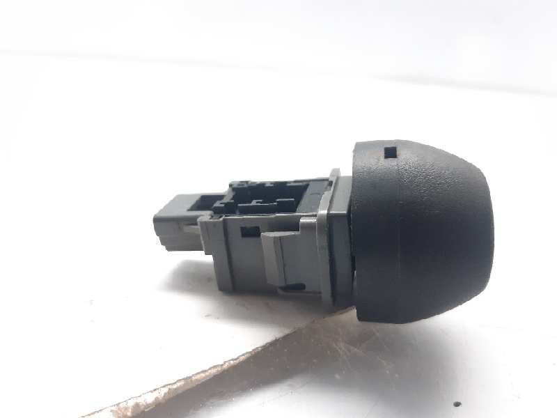 TOYOTA RAV4 2 generation (XA20) (2000-2006) Fara knapp 15B060 20186382