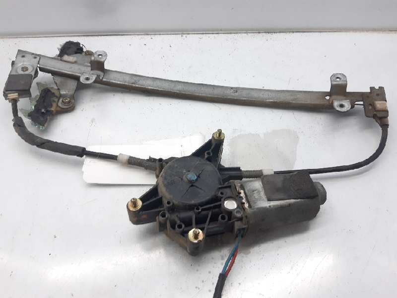 NISSAN Primera P10 (1990-1997) Forreste højre dør vinduesregulator 8070073J00 18631787