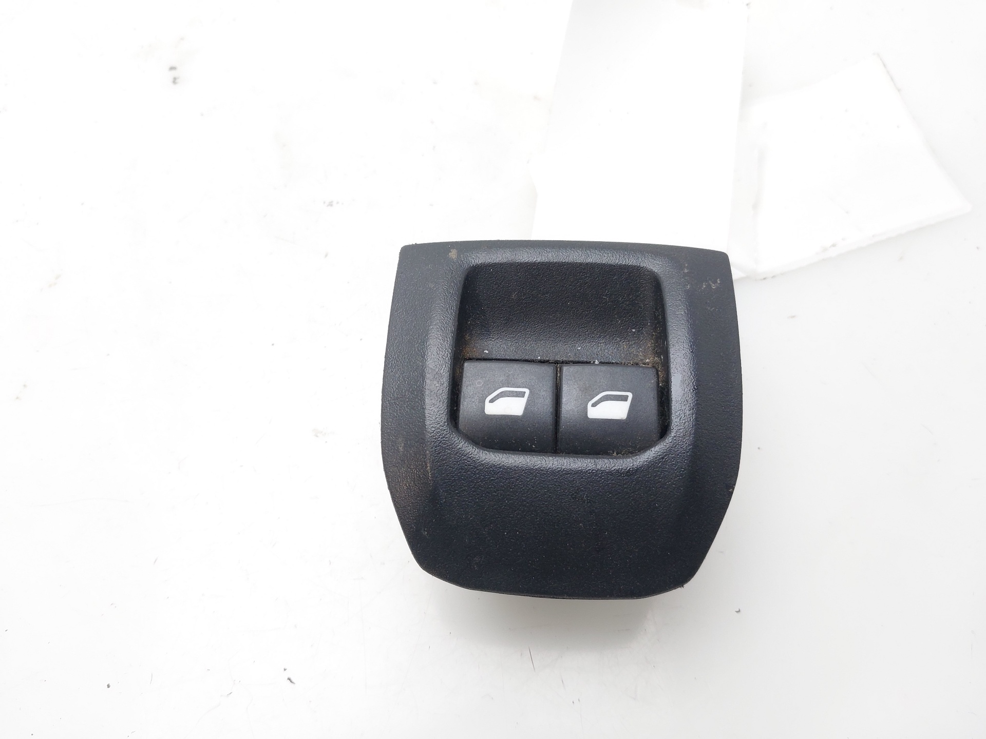 Mando elevalunas trasero derecho YHY 9674559377 de Citroen C-elysee (dd_) 2014-0 102 CV con 91725 km