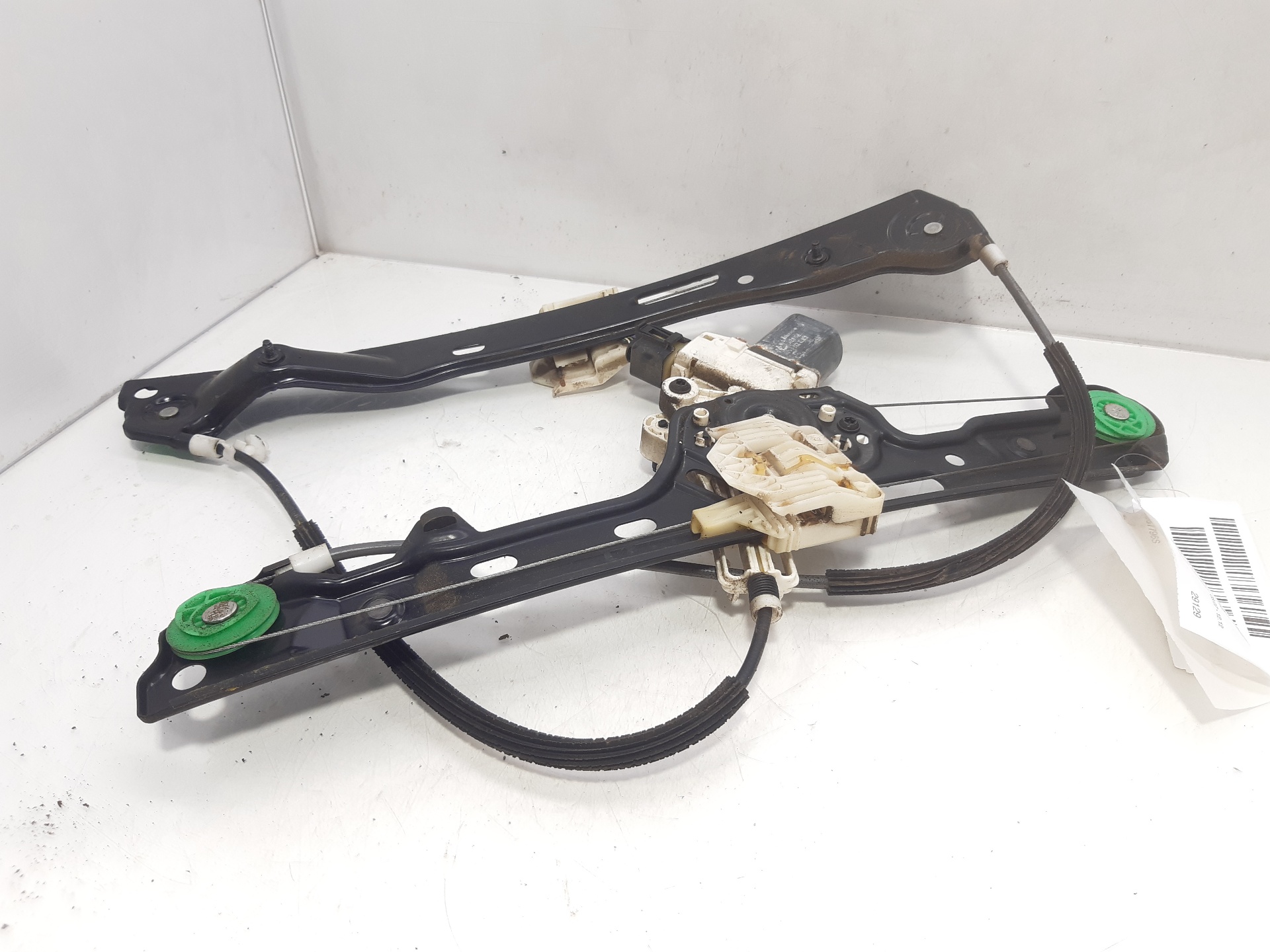 BMW 1 Series E81/E82/E87/E88 (2004-2013) Forreste højre dør vinduesregulator 7067796S 22461157