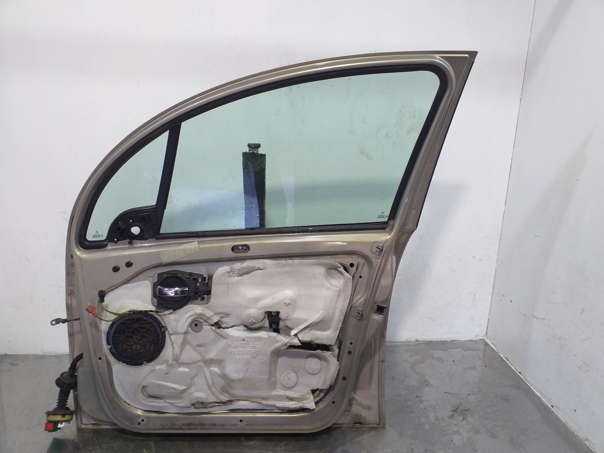 CITROËN C3 1 generation (2002-2010) Front Right Door 9004Y7 23996189