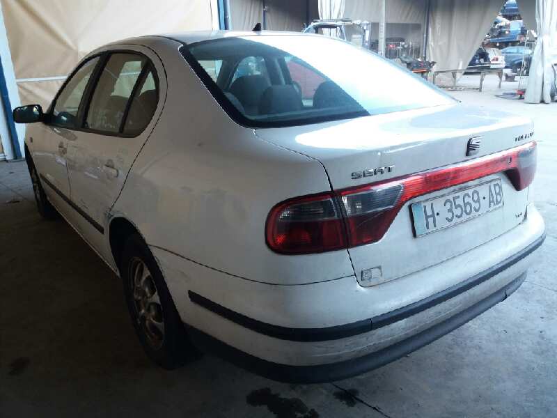 SEAT Toledo 2 generation (1999-2006) Aizmugurējā labā durvju slēdzene 3B4839016A 20176233