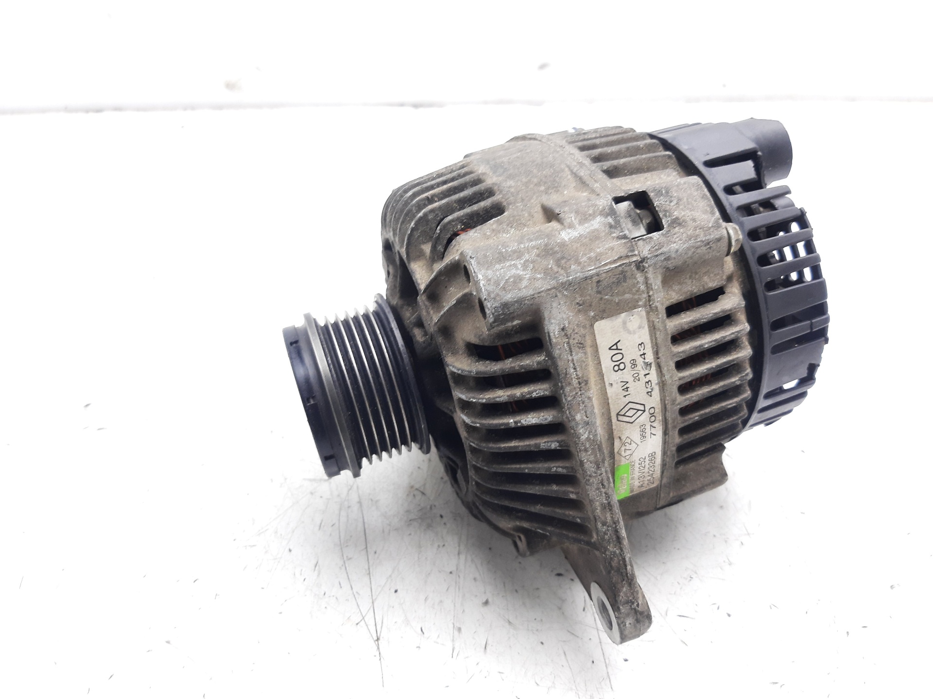 RENAULT Megane 1 generation (1995-2003) Alternator 7700431943 24877656