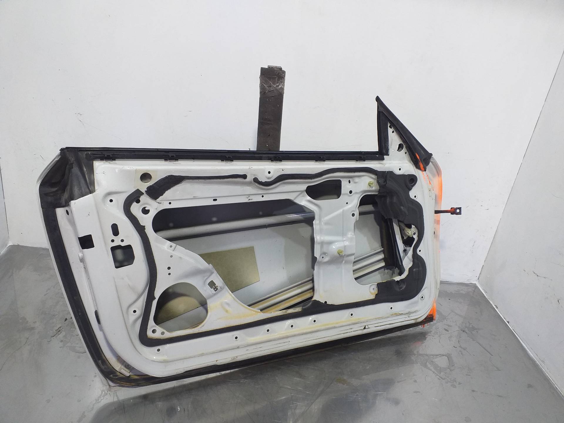 BMW 1 Series E81/E82/E87/E88 (2004-2013) Front Left Door 41515A2A377 24146661