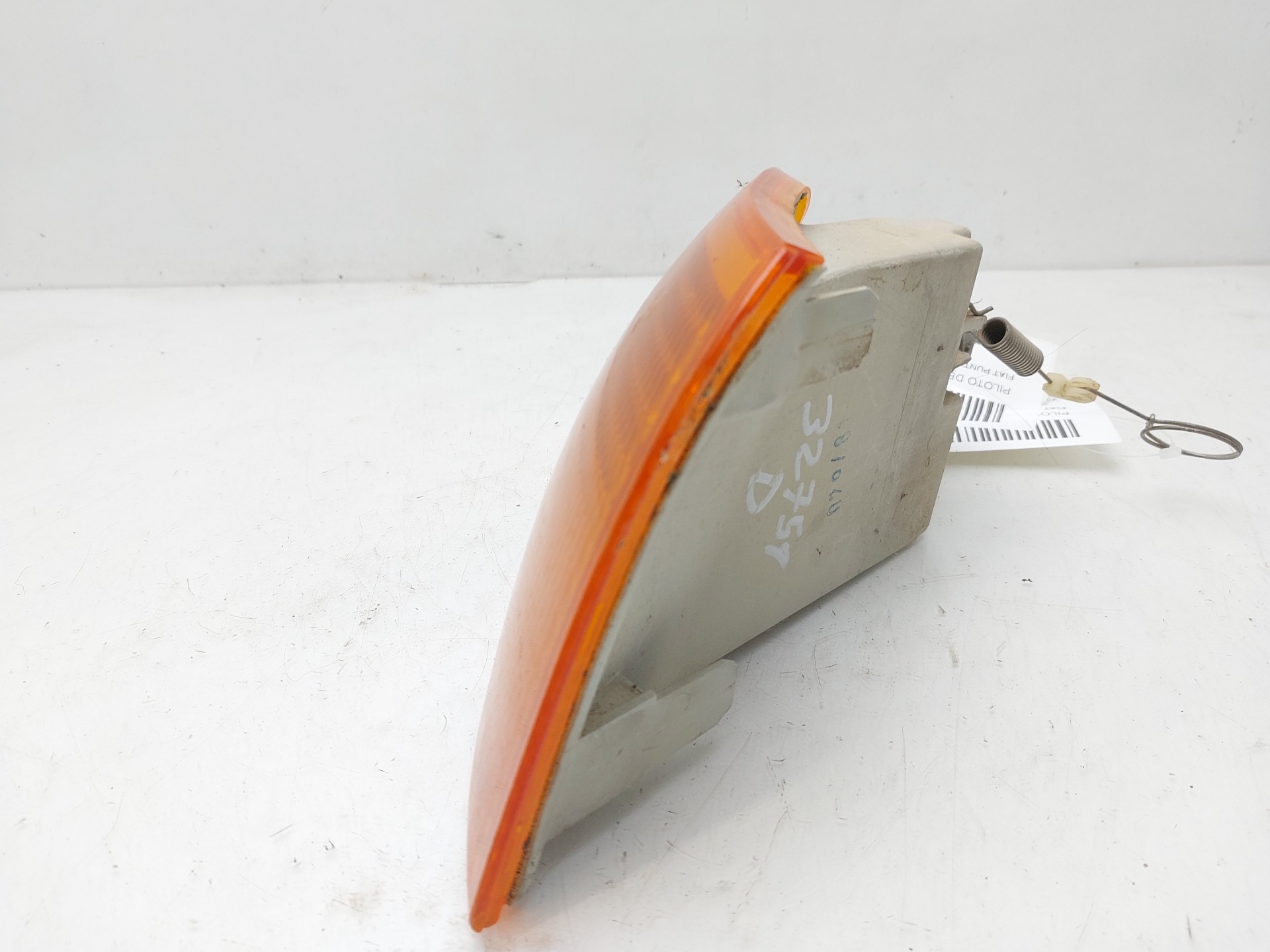 FIAT Punto 1 generation (1993-1999) Front Right Fender Turn Signal 7732479 24144060