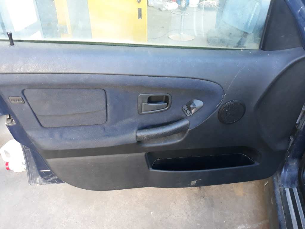 BMW 3 Series E36 (1990-2000) Cadre de poignée intérieure de porte avant gauche 51211960807 20194546