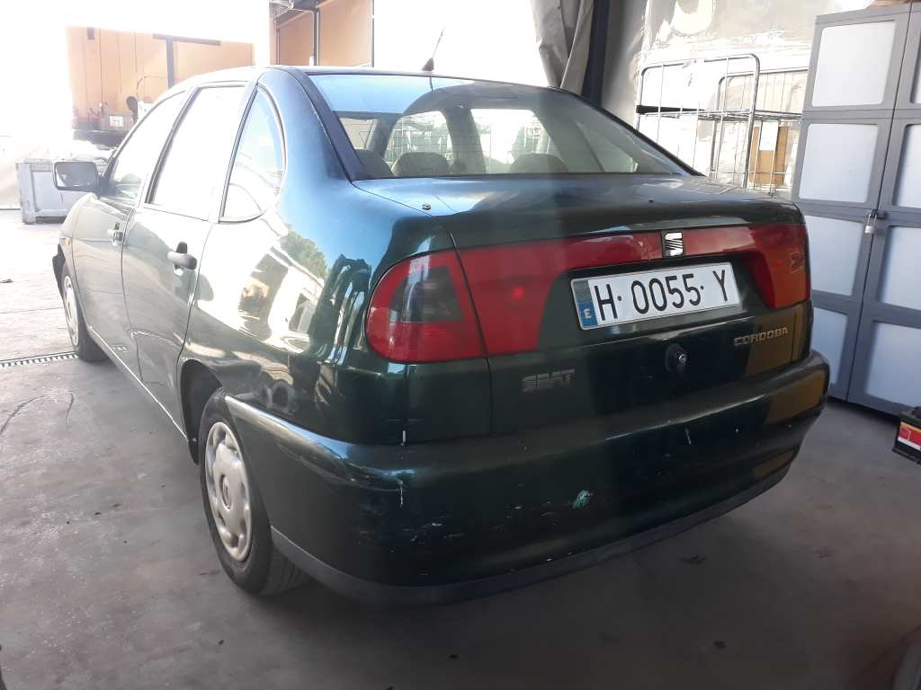 SEAT Ibiza 2 generation (1993-2002) Передний левый указатель поворота 6K0953049 20194777