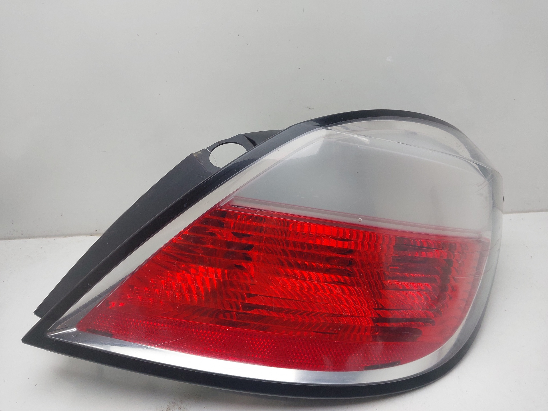 OPEL Astra J (2009-2020) Rear Right Taillight Lamp 13110934 24948031