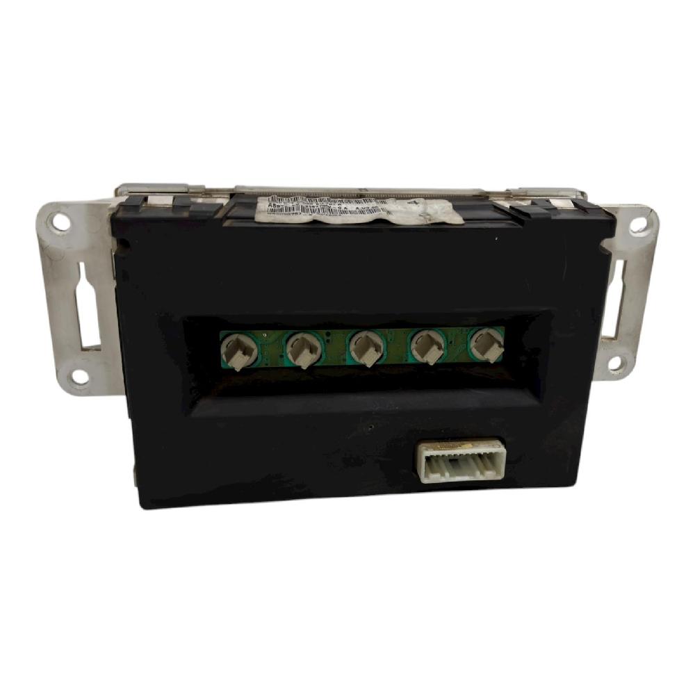 Pantalla multifunción YD22 21677652 de Nissan Almera (n16/e) 2003-2004 con 2498570 km - pieza usada