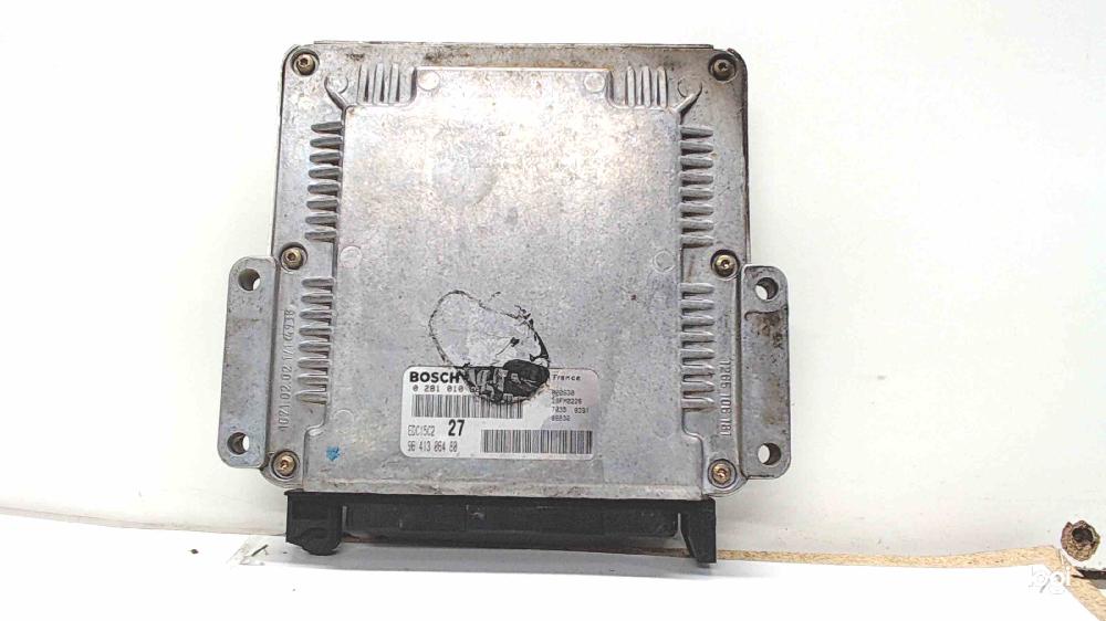 Centralita motor uce 8HX 0281010369 de Citroen C3 2002-2006 con 150000 km - pieza usada