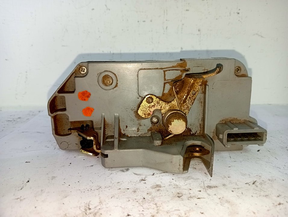 Cerradura puerta trasera derecha 913856 de Peugeot 306 1996-0