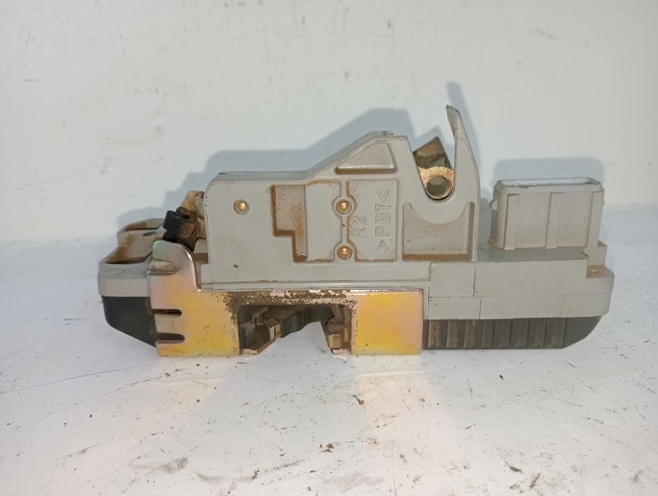Cerradura puerta trasera derecha 913856 de Peugeot 306 1996-0 - pieza usada