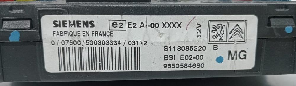 Caja de relés / fusibles 9650584680 de Peugeot 206 1999-2001 - pieza usada