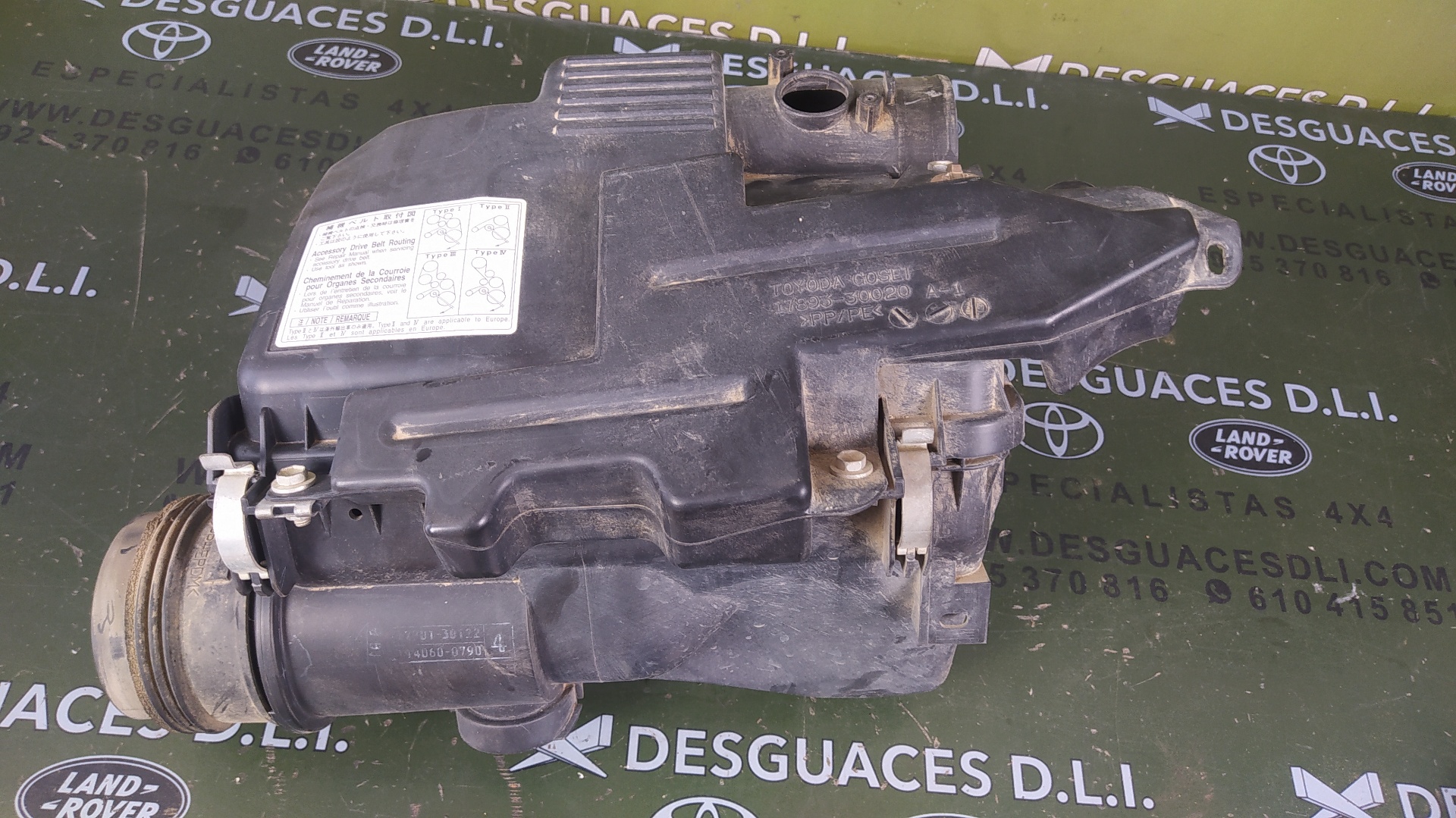 Filtro de aire 1KD 1770530090 de Toyota Land cruiser 2002-2009 con 152000 km - pieza usada