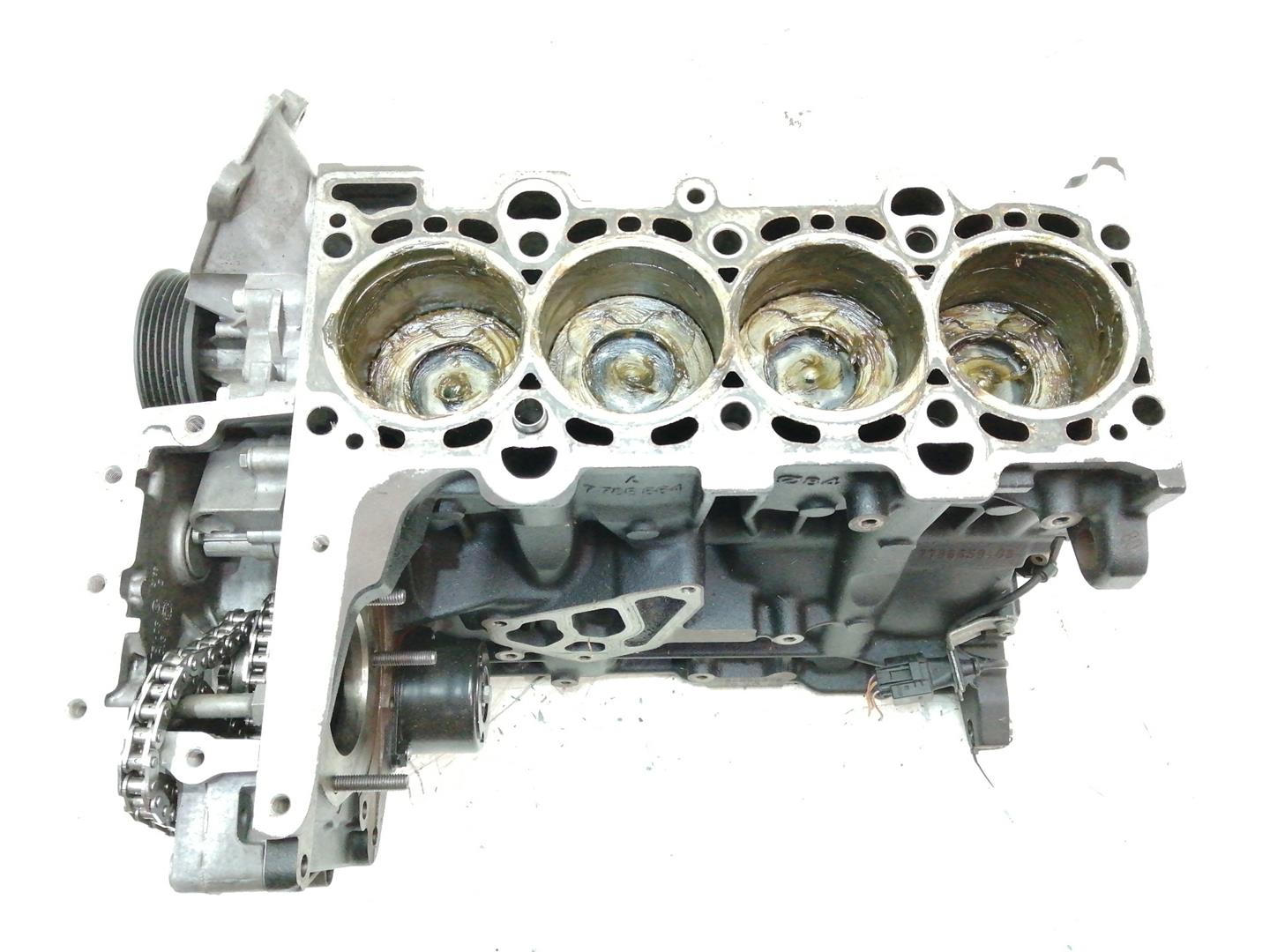 TOYOTA 3 Series E46 (1997-2006) Engine Block 204D4 22785209