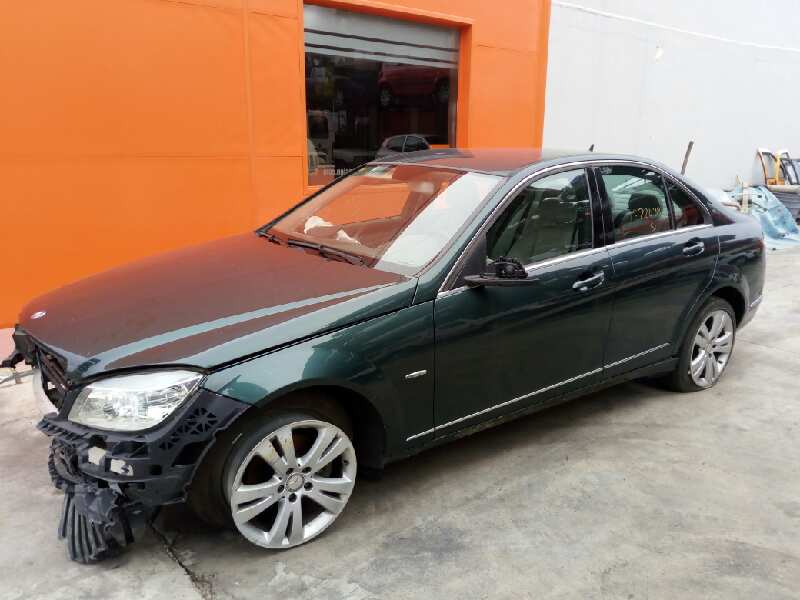 MERCEDES-BENZ C-Class W204/S204/C204 (2004-2015) Aripa stânga față OBSERVARFOTOS 22784682