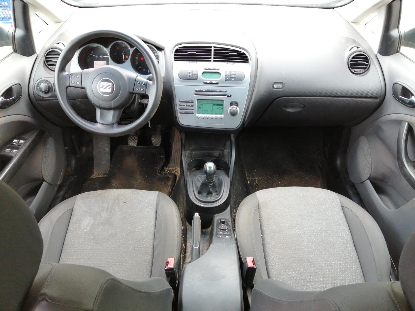 SEAT Altea 1 generation (2004-2013) Variklio dekoratyvinė plastmasė (apsauga) 03G103925BF 24534376