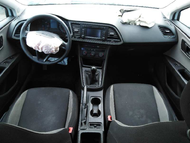 SEAT Leon 3 generation (2012-2020) Variklio dekoratyvinė plastmasė (apsauga) 04L103925J, OBSERVARFOTOS, 04L103925J 24533852