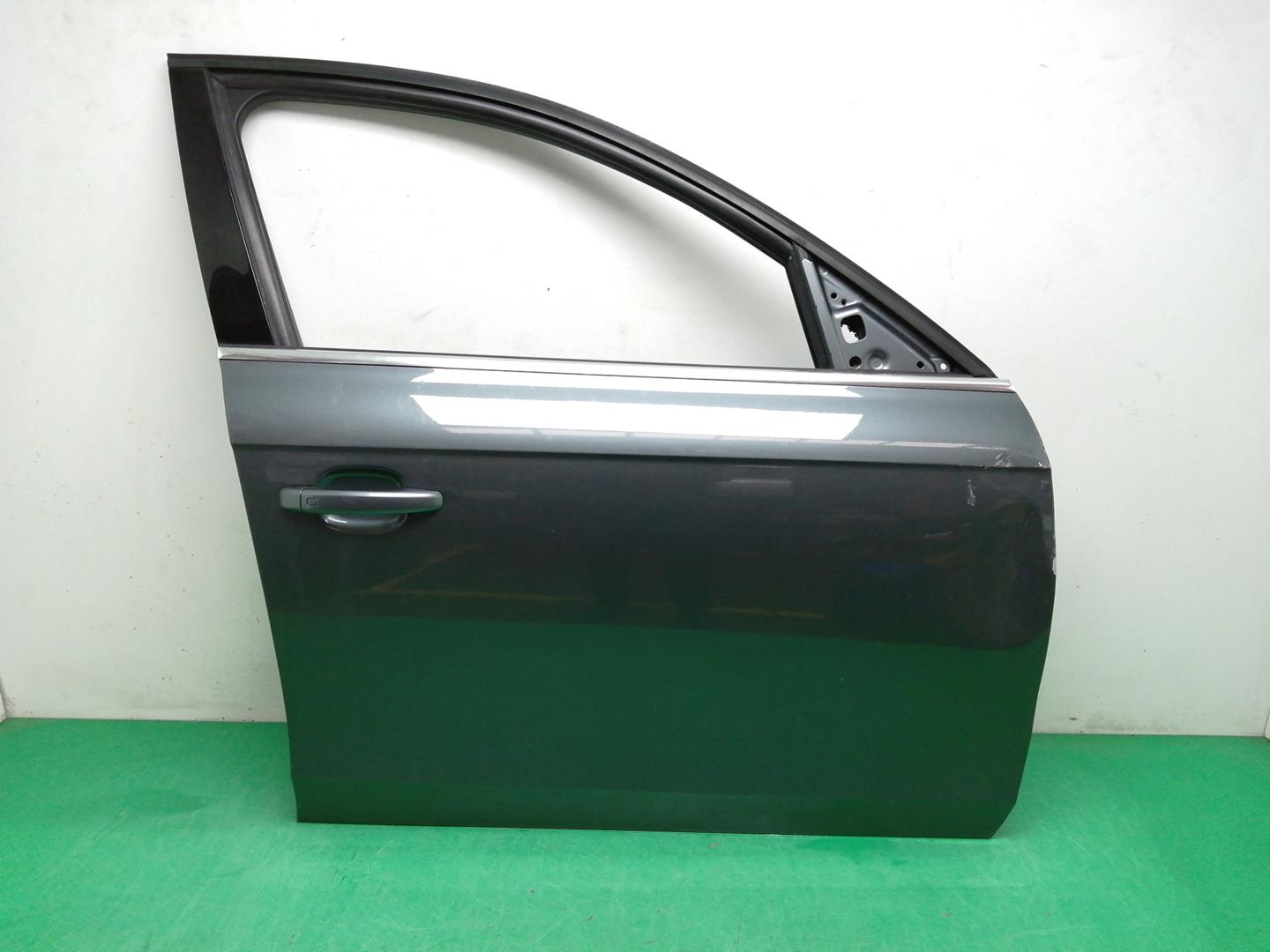 AUDI A4 B8/8K (2011-2016) Front Right Door NECESITAREPARACION 19298318