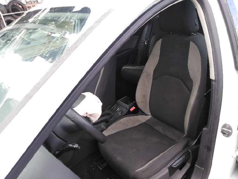 SEAT Leon 3 generation (2012-2020) Rear Parcel Shelf OBSERVARFOTOS 19332957