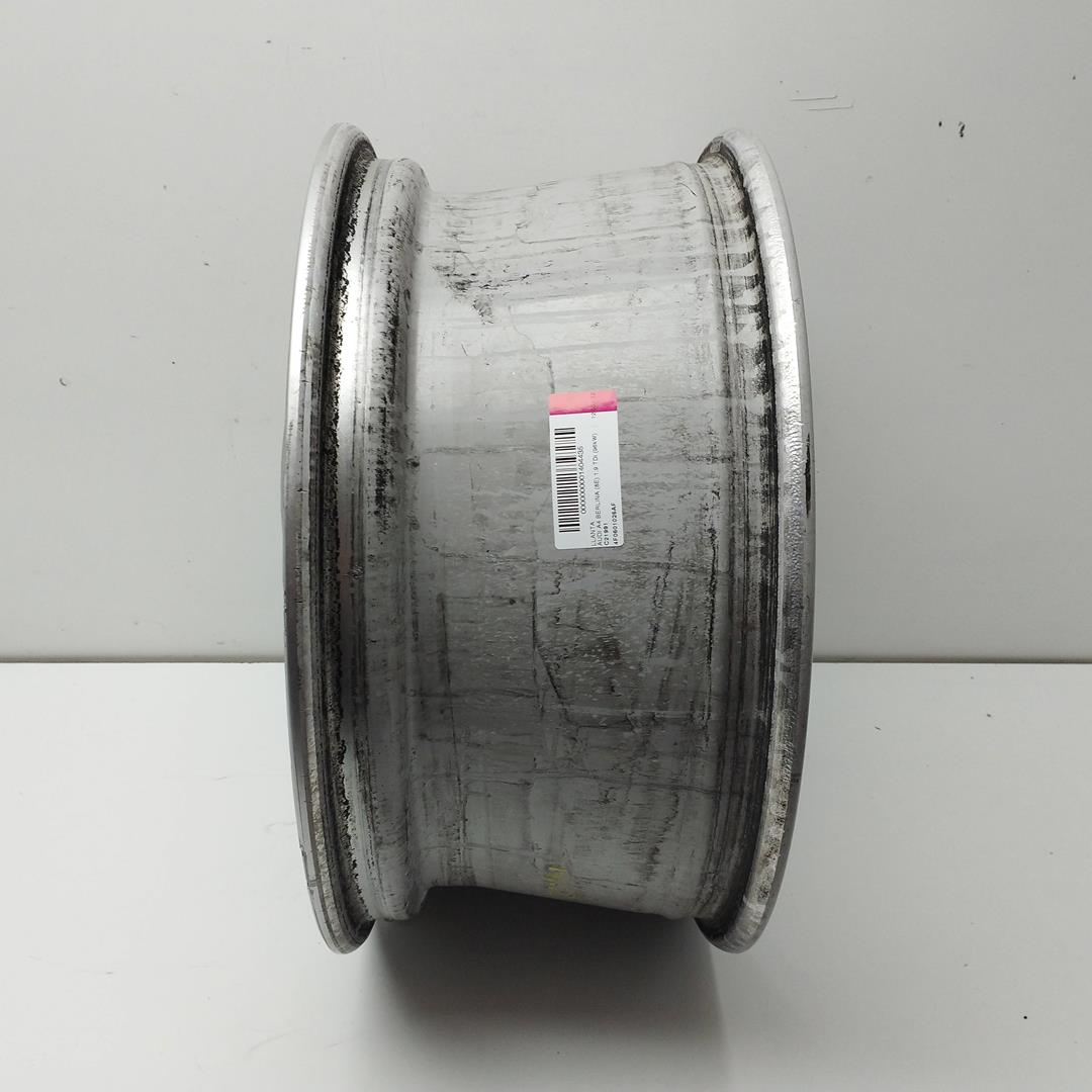 AUDI A4 B6/8E (2000-2005) Dæk 4F0601025AF,55JX17H2ET45,5H5X110 19350046