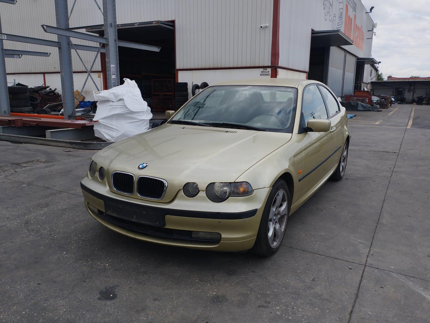 BMW 3 (E46) Kapotas OBSERVARFOTOS 22785347