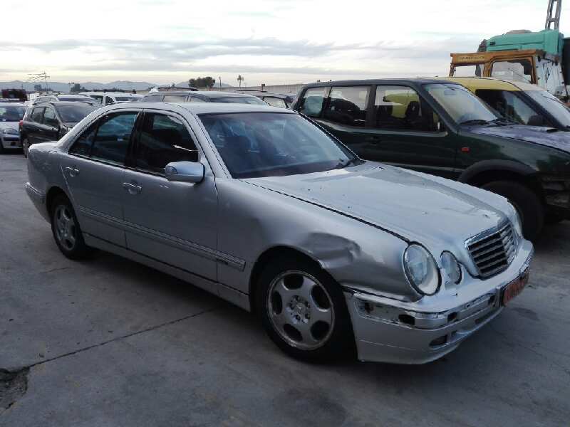 MERCEDES-BENZ E-Class W210 (1995-2002) Dekk A2104011302, 75JX16H2ET41 19347324