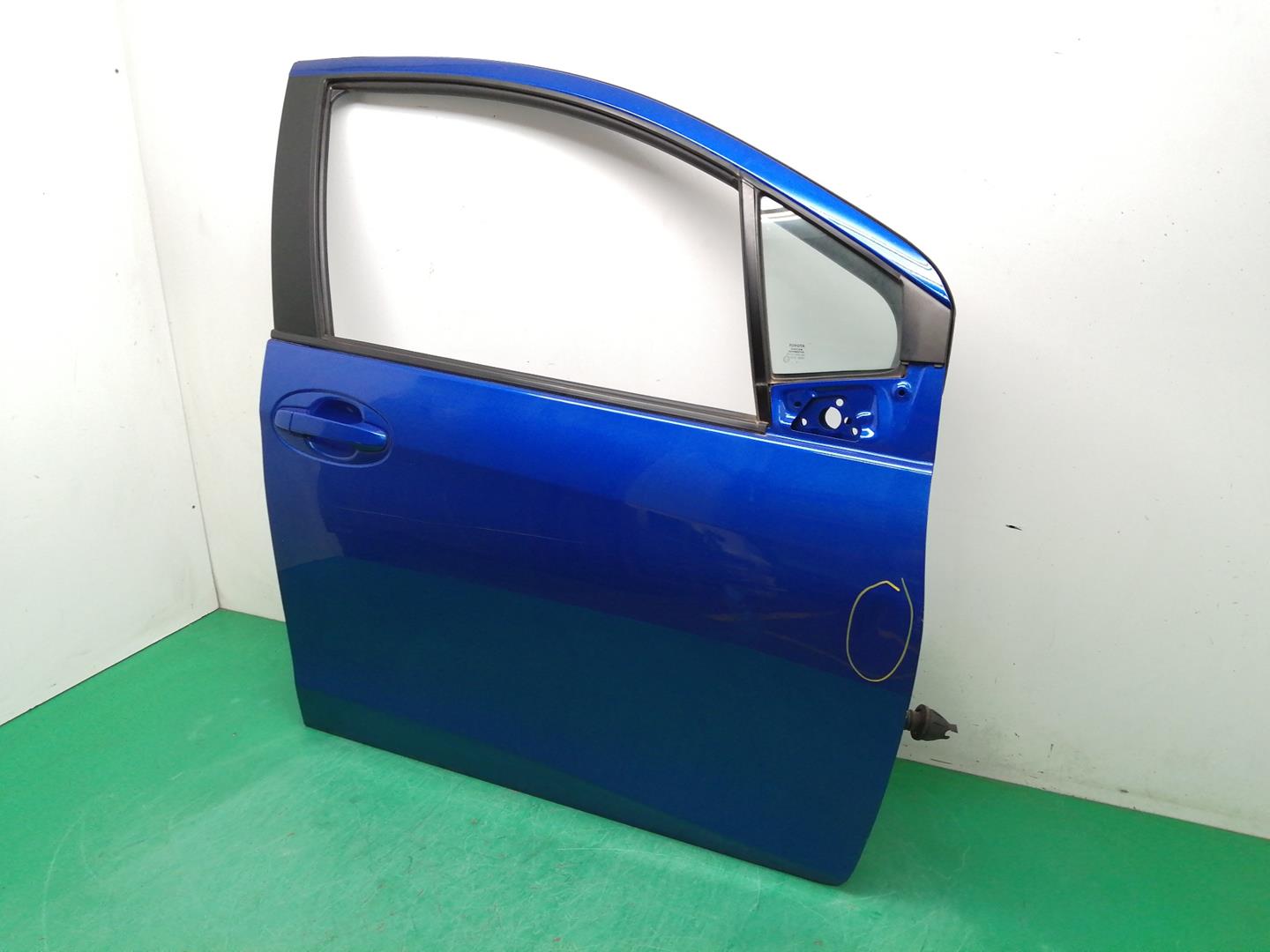 TOYOTA Yaris 3 generation (2010-2019) Front Right Door OBSERVARFOTO 20391180