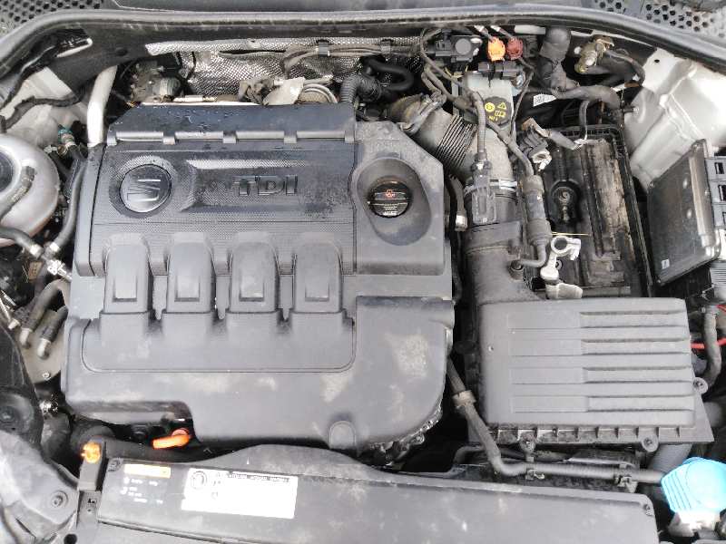 SEAT Leon 3 generation (2012-2020) Engine Cover 04L103925J,OBSERVARFOTOS,04L103925J 24533852