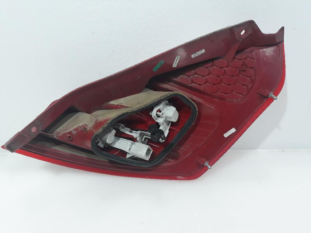 Feu arrière gauche KVJA 1709553 de Ford Fiesta vi (cb1, ccn) 2008-2013 70 CV - pieza usada