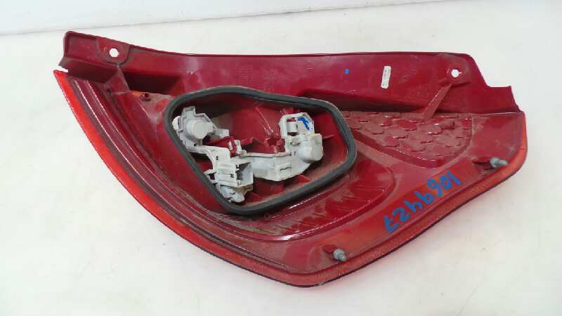 Feu arrière gauche HHJC 1709553 de Ford Fiesta vi (cb1, ccn) 2008-2013 90 CV - pieza usada