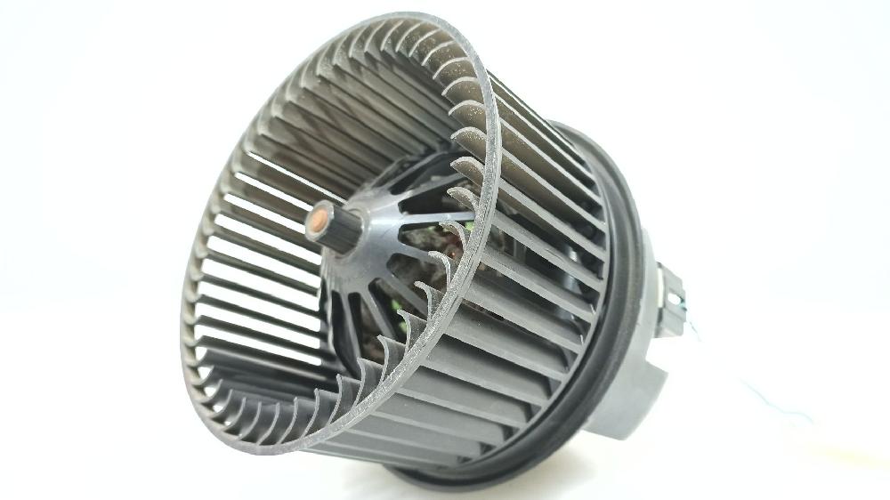 Ventilador calefacción UFDA 1362640 de Ford Kuga i 2008-2012 140 CV con 206183 km