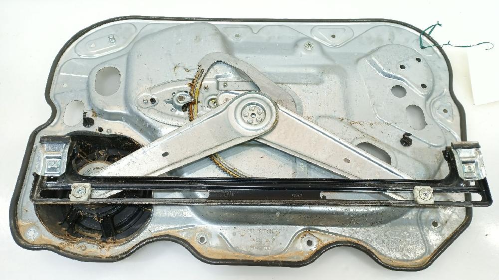 Elevalunas delantero izquierdo UFDA 1738645 de Ford Kuga i 2008-2012 140 CV con 206183 km - pieza usada