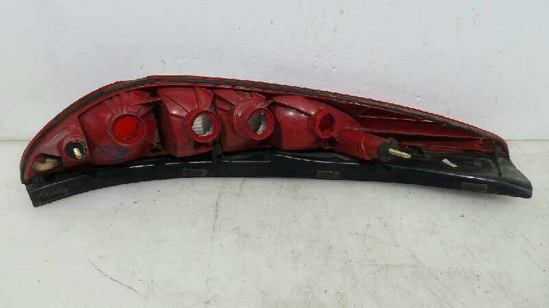 Piloto trasero derecho D6BA 1331600 de Ford Mondeo iii turnier (bwy) 2000-2007 115 CV con 1 km - pieza usada