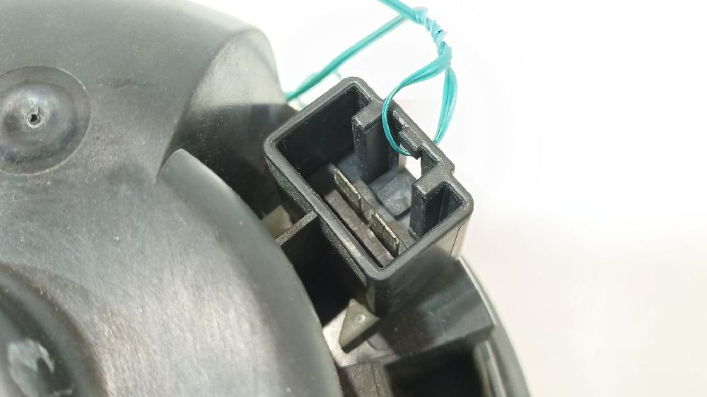 Ventilador calefacción UFDA 1362640 de Ford Kuga i 2008-2012 140 CV con 206183 km - pieza usada