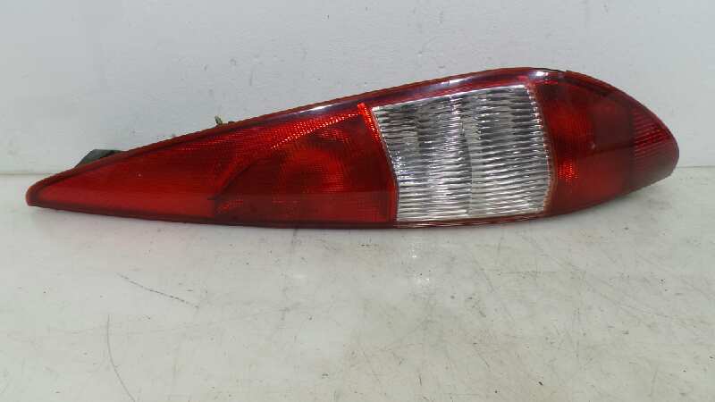 Piloto trasero derecho D6BA 1331600 de Ford Mondeo iii turnier (bwy) 2000-2007 115 CV con 1 km