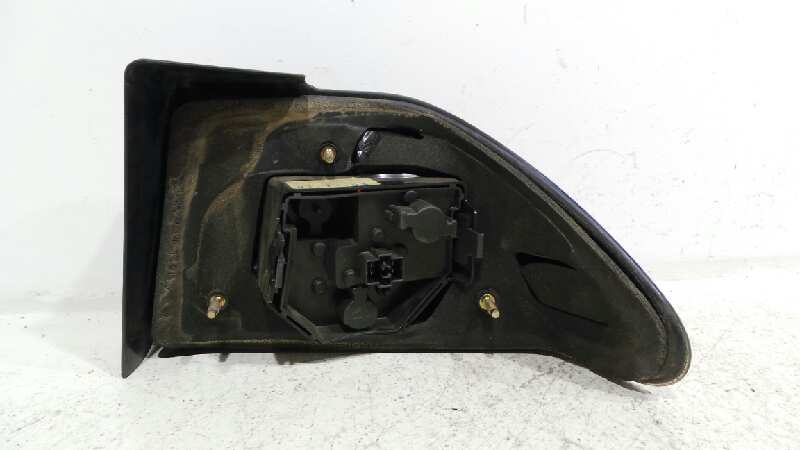 Piloto trasero izquierdo 4468955 de Saab 900 i (ac4, am4) 1993-1998 141 CV - pieza usada