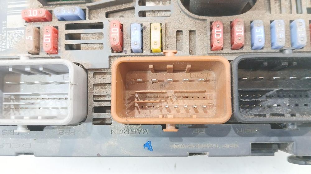 Caja de relés / fusibles BHW 9807028780 de Citroen Berlingo furgoneta/monovolumen (b9) 2008-0 75 CV con 437613 km - pieza usada