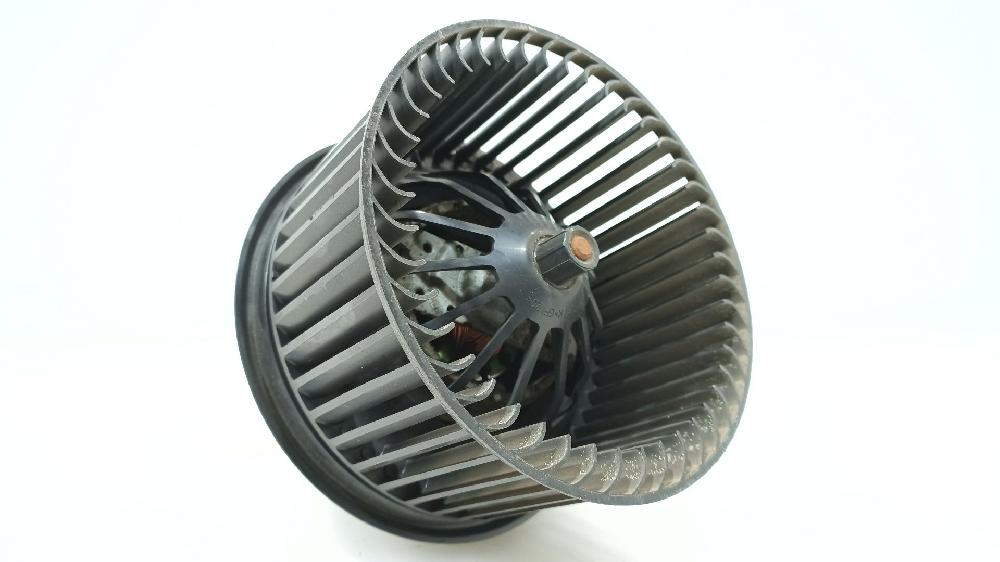 Ventilador calefacción UFDA 1362640 de Ford Kuga i 2008-2012 140 CV con 206183 km - pieza usada